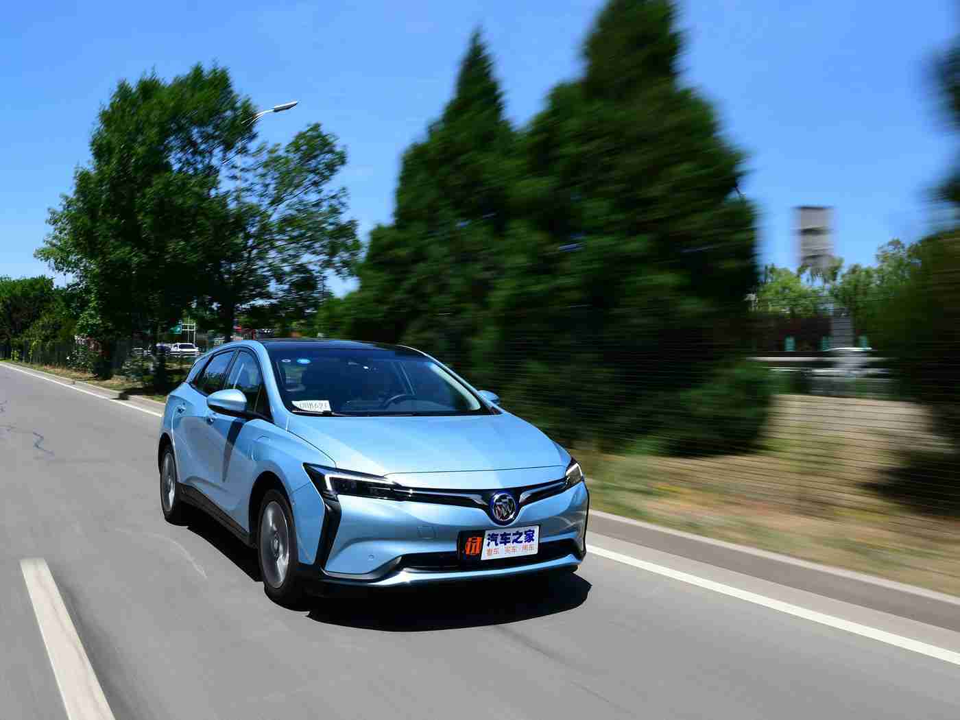 黄色小软件,智行新境，乐享驾驭——智能汽车生活新篇章-4