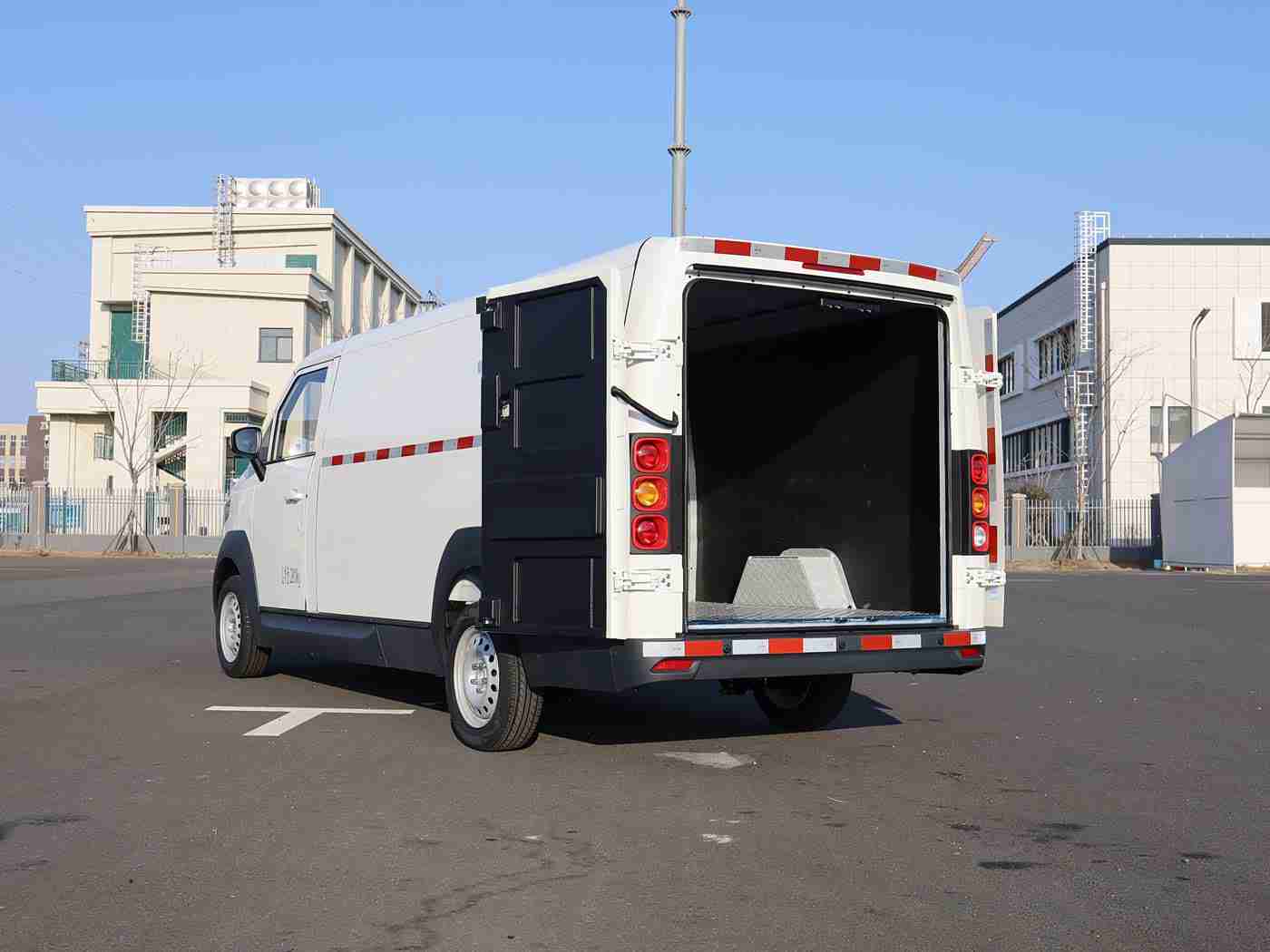 ,智能汽车领航未来，＂老师的兔子＂惊艳亮相，刷新驾驶新体验-1