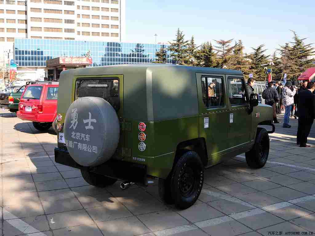 裸体美女应用,数字化浪潮下，汽车个性化定制与智能科技并行发展，引领未来出行新潮流-3