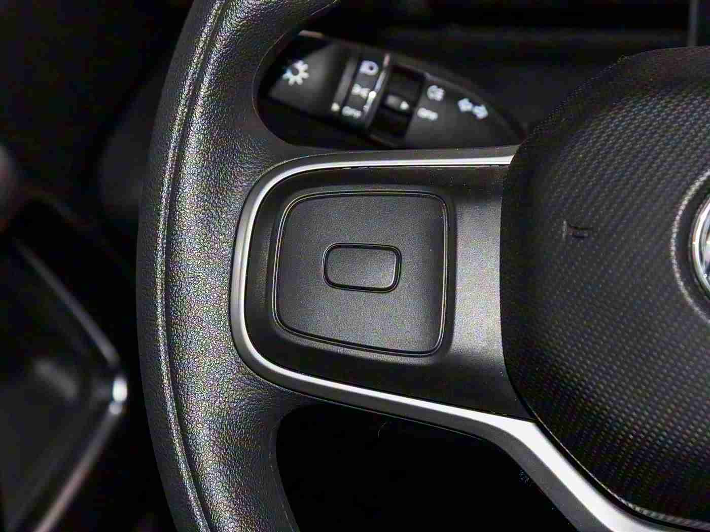 向日葵视频站长统计,新能源汽车与智能驾驶技术双驱动，汽车行业变革前景广阔-1