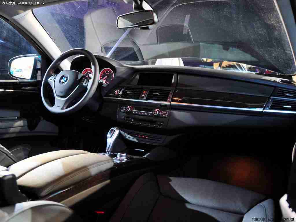 成人黄色软件下载,汽车辅助领域新宠：智能驾驶软件助力安全出行，人性化设计引关注-1