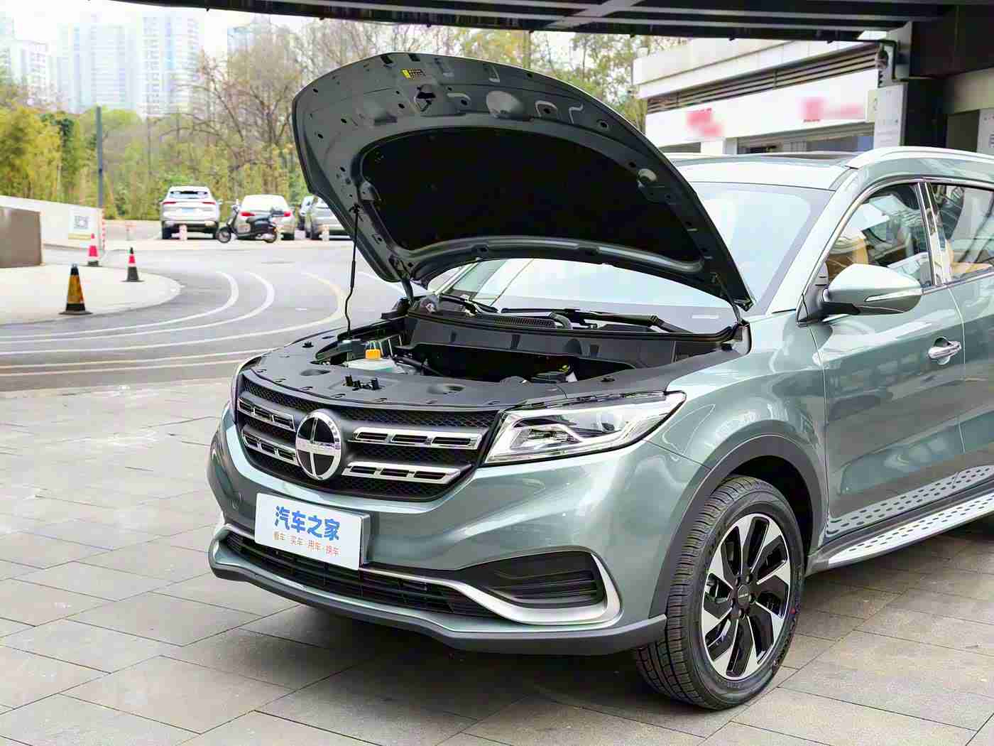 男生艹女生的软件,“汽车新风向：个性化定制时代来临，科技驱动定制潮流引领未来趋势”-1