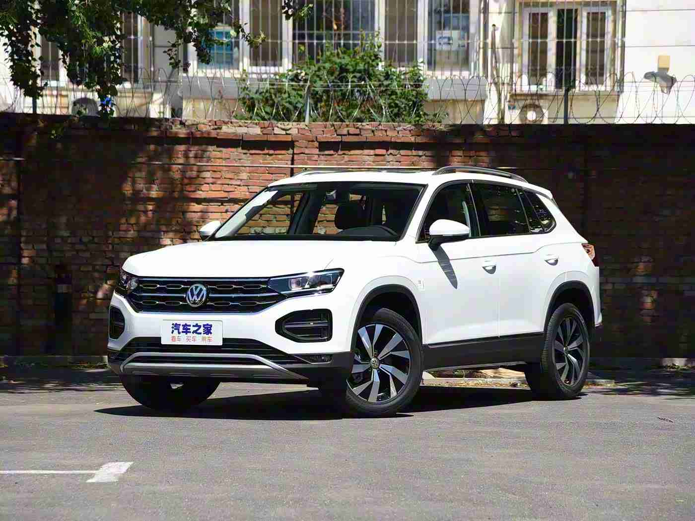 2019最好看的中文大全,2019汽车风云录：创新设计引领未来，十大爆款车型惊艳登场-1