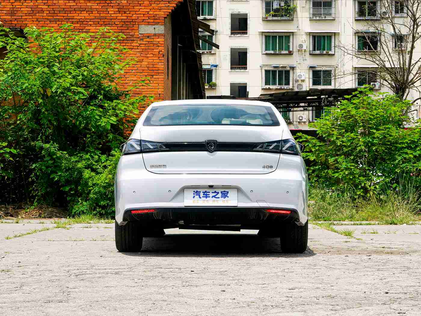 成人黄色应用,汽车智能革命下的安全护航：车企多管齐下守护用户隐私与安全-1