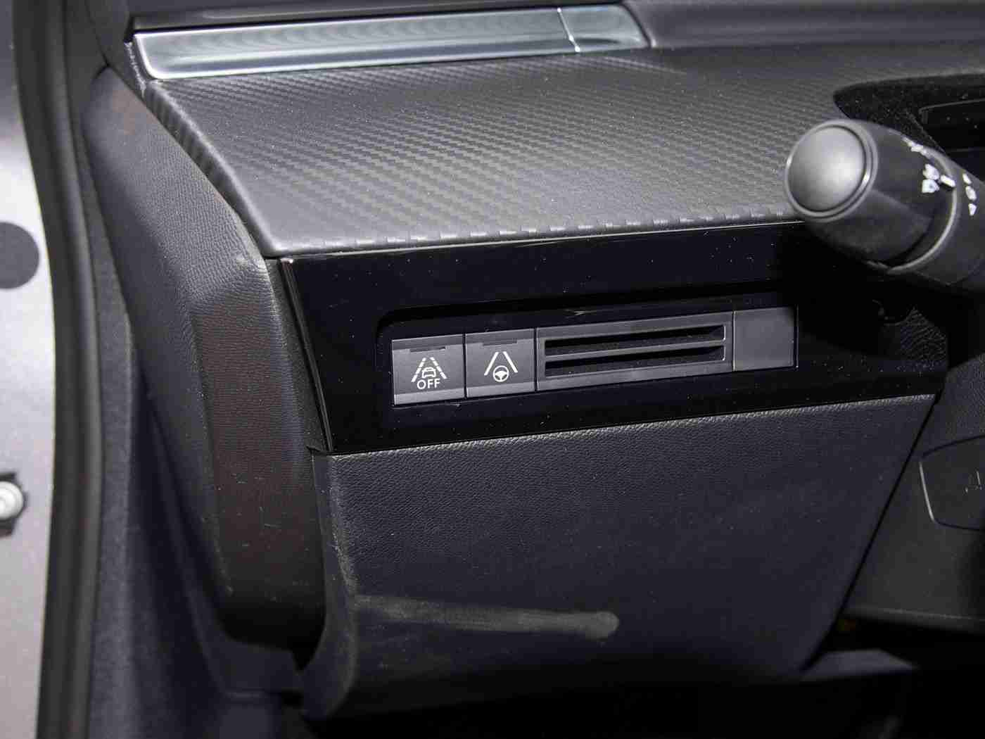 黄色软件3.3.3,智能导航，安全护航，未来驾驶新篇章-2