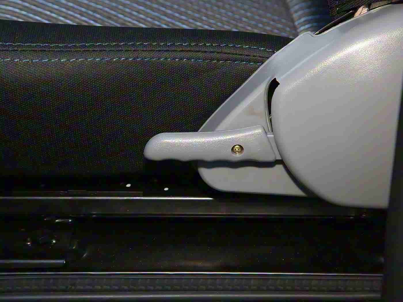 娇妻半推半就3p了,“全新SUV震撼上市，3.0T引擎6.9秒破百，科技配置丰富，售价30-40万引期待”-4