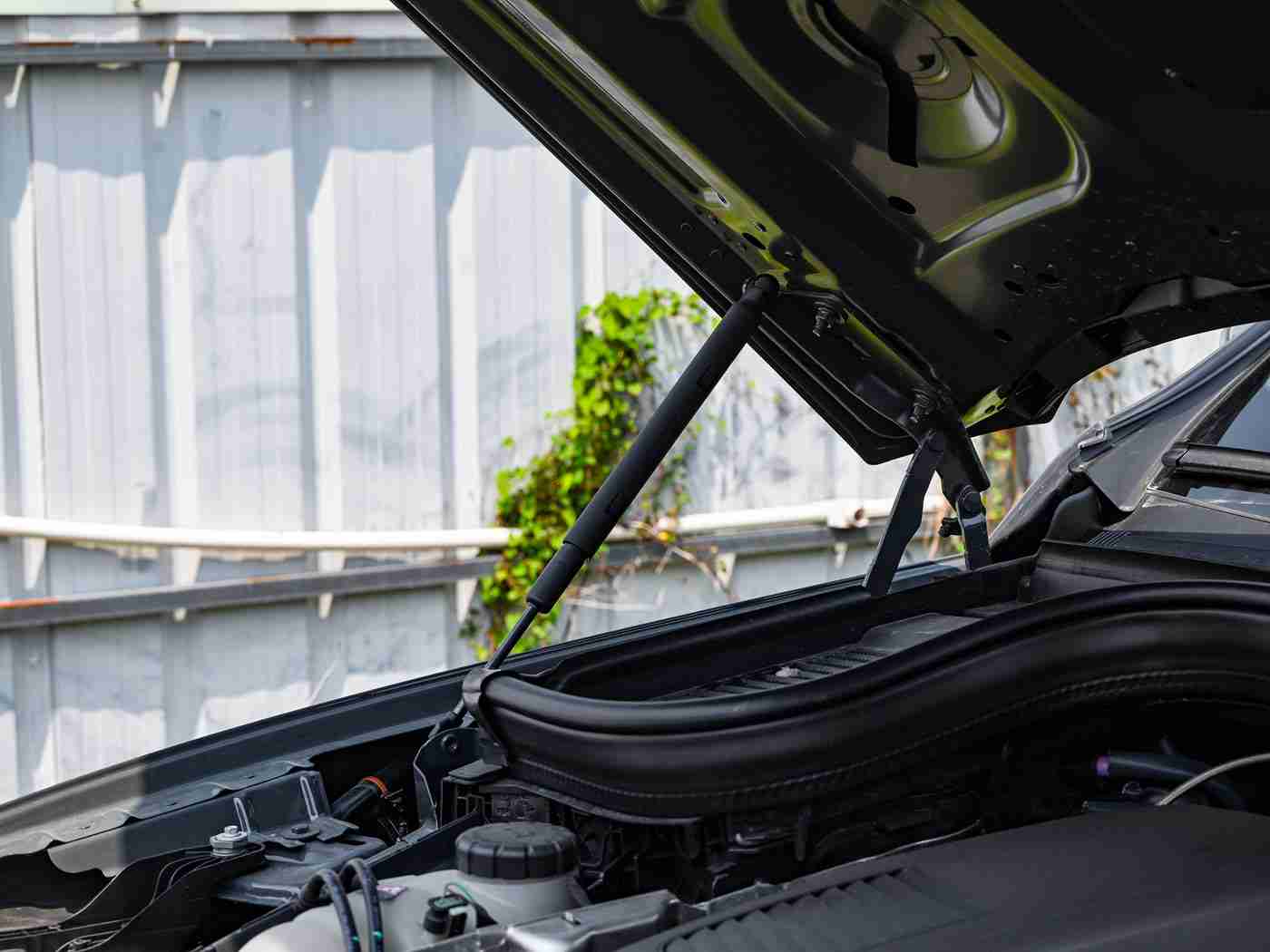 打扑牌两个人剧烈运动,“扑牌动力”概念车惊艳亮相，引领汽车行业绿色革命新篇章-1