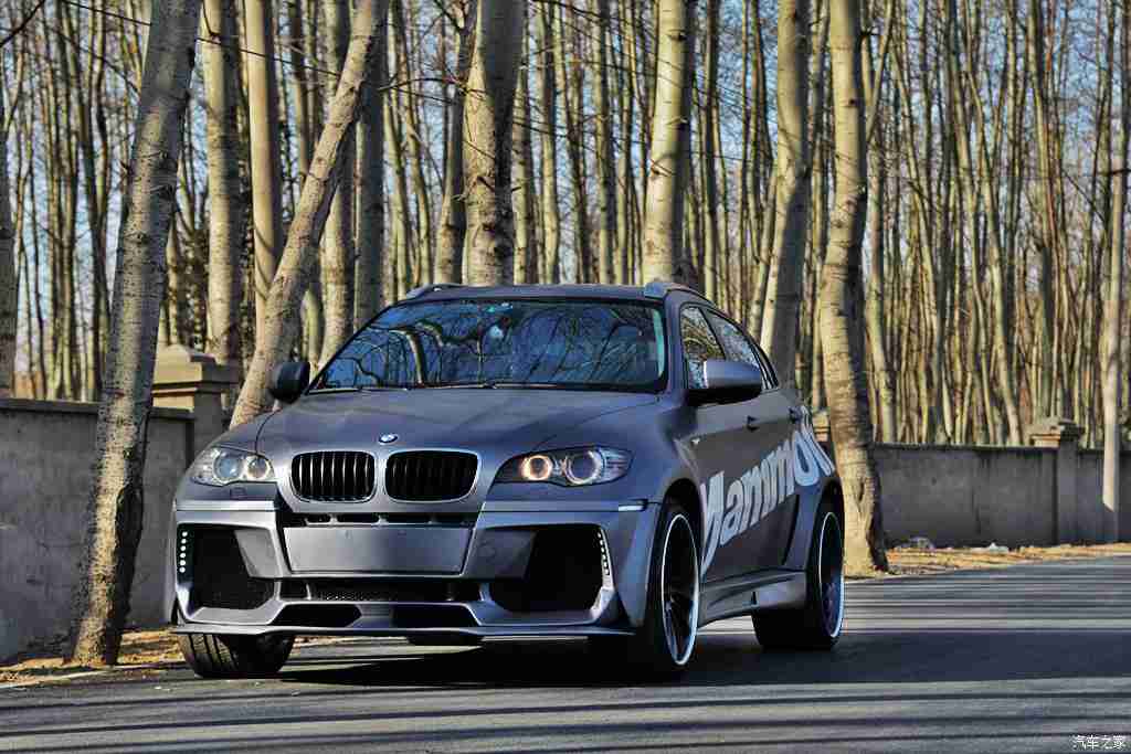 男生和女生一起拆拆很痛的免费,汽车维修厂男女工人携手协作，共创高效温馨维修新时代-3