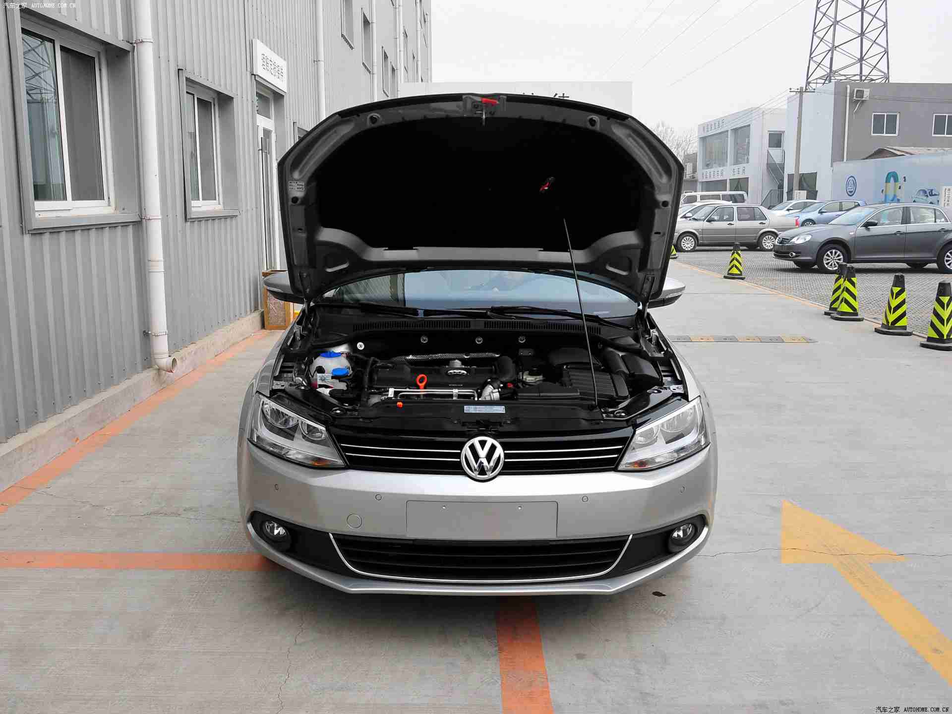 色大师,智能革新，驾驶新体验：色大师引领汽车行业潮流-1