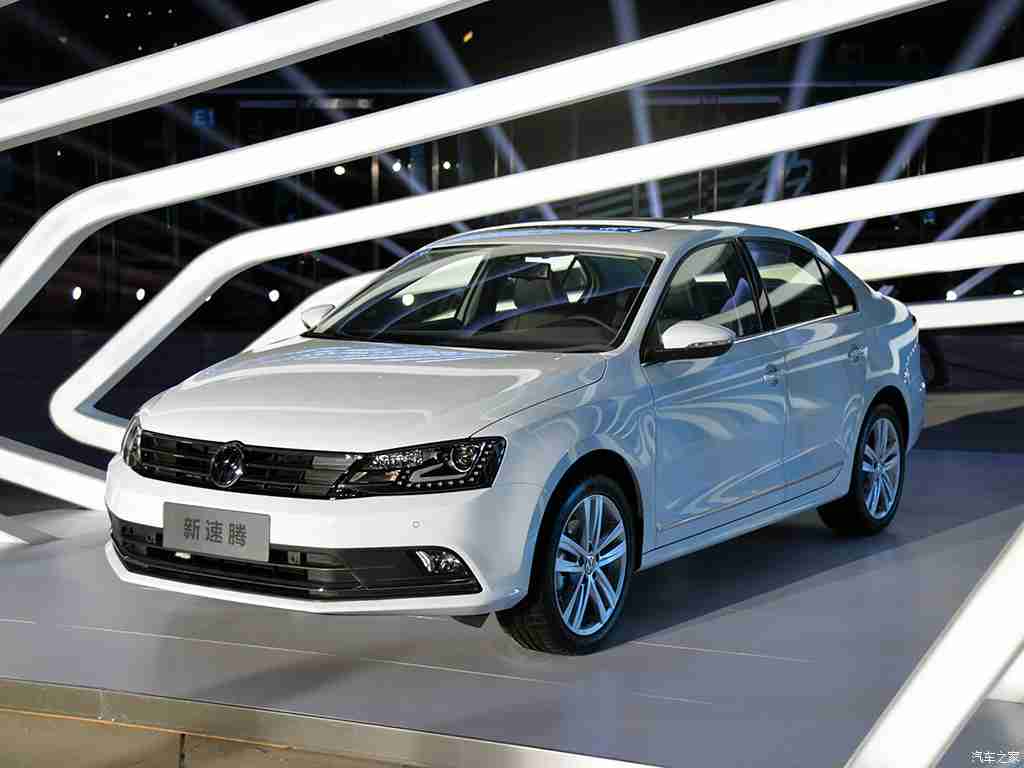 两人打扑克剧烈运动,动感驾驭者SUV:速度激情与生活品质的完美融合,引领都市驾驶新潮流-3