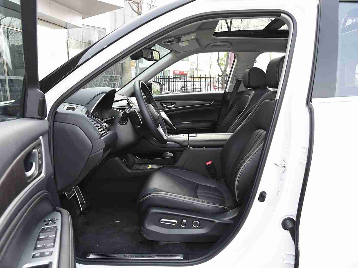 火影18+,全新车型引关注：简约科技风，火影18+引领汽车市场新潮流-1