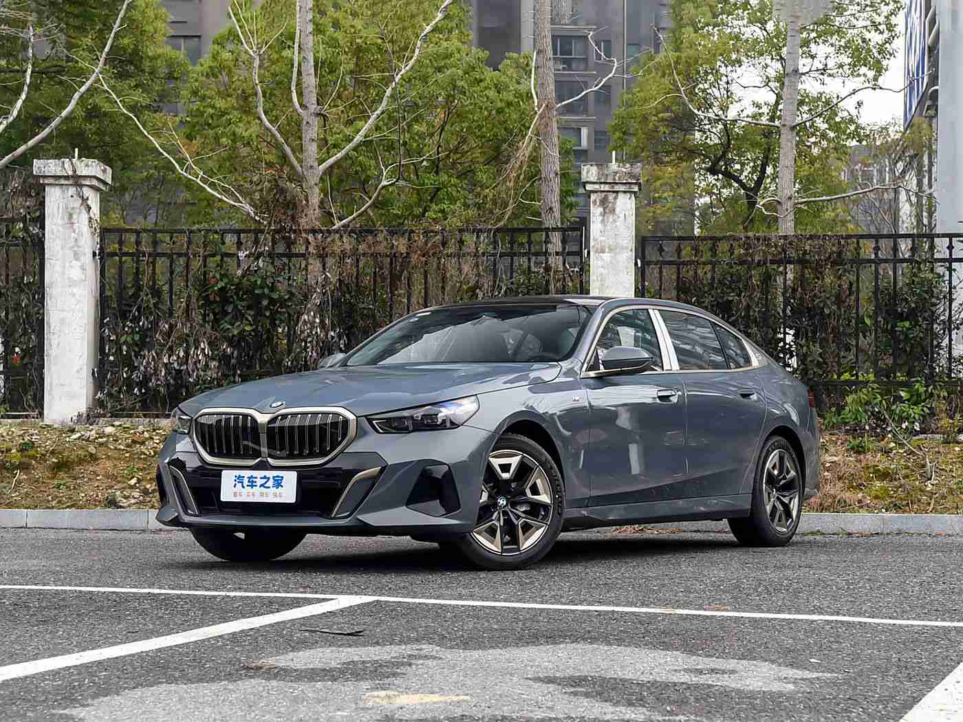 99热,国内新锐车型大放异彩，时尚动力智能配置，引领市场新潮流-1