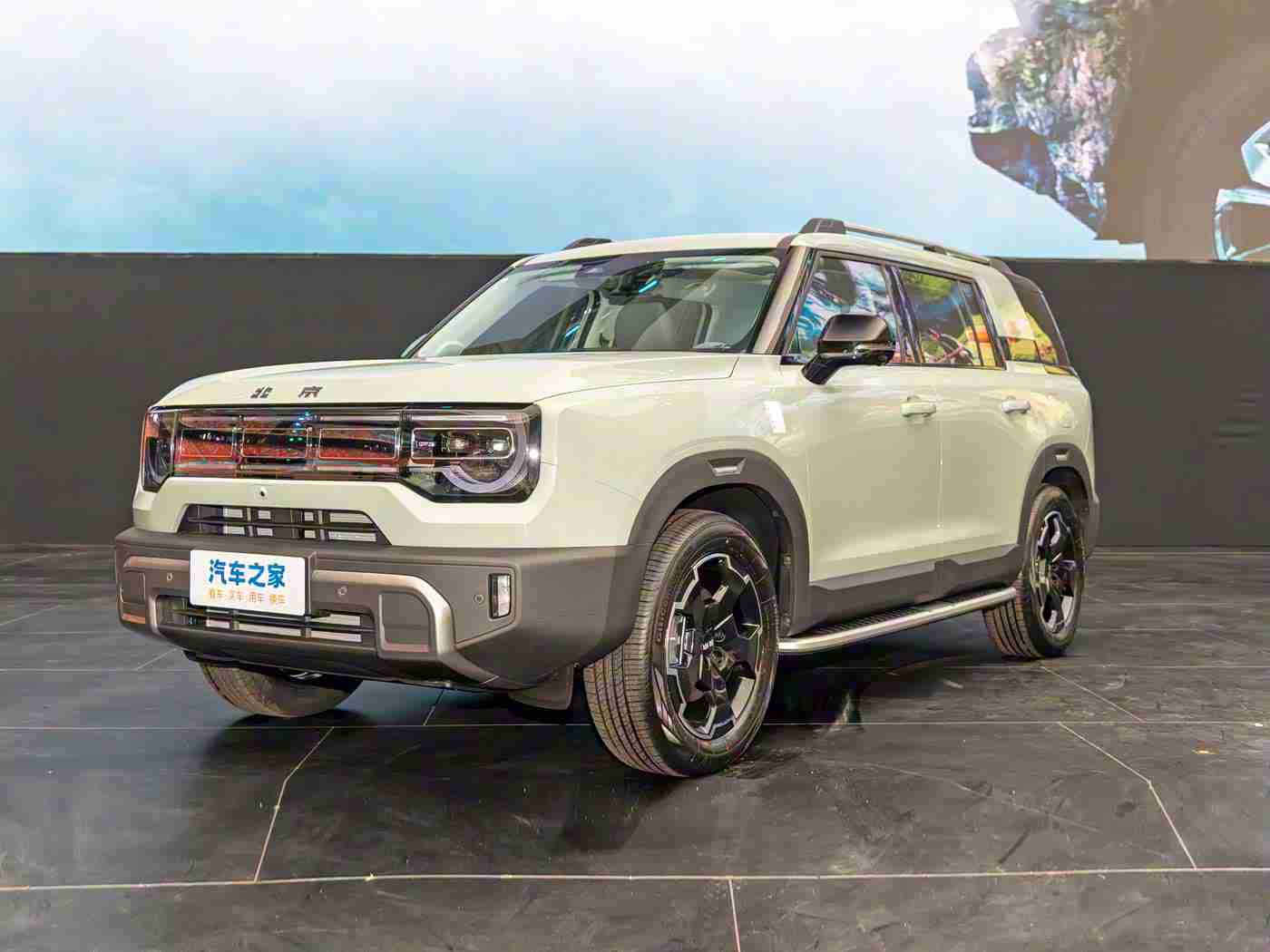 99,全新车型惊艳亮相：时尚简约，性能卓越，亲民价格，引领市场潮流-1