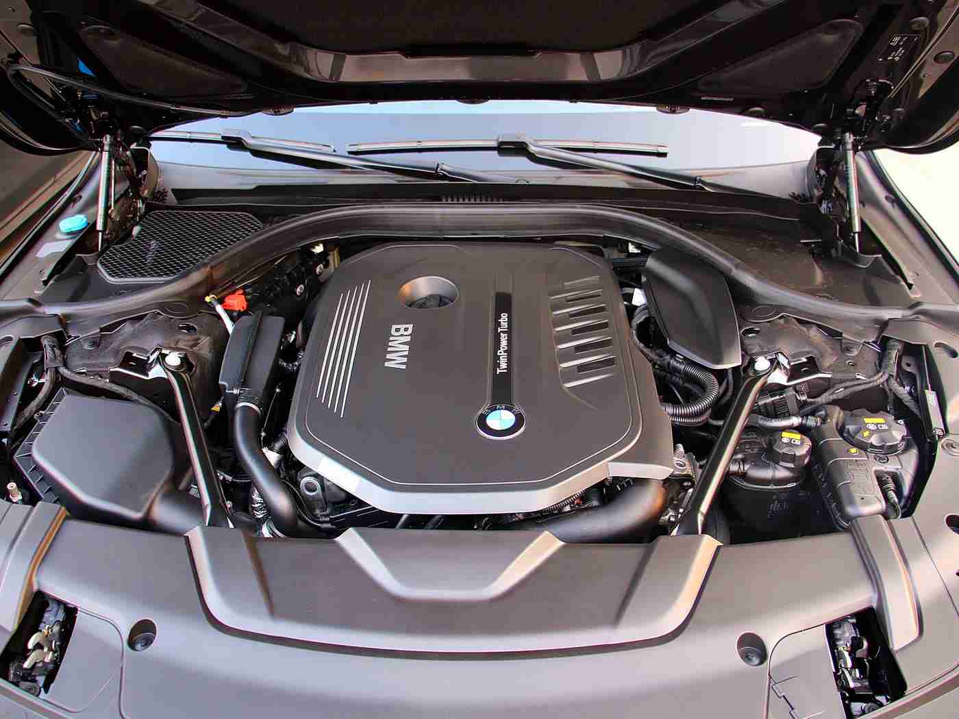 不用播放器,汽车音乐新潮流：无播放器驾驶，尽享便捷音韵之旅-1