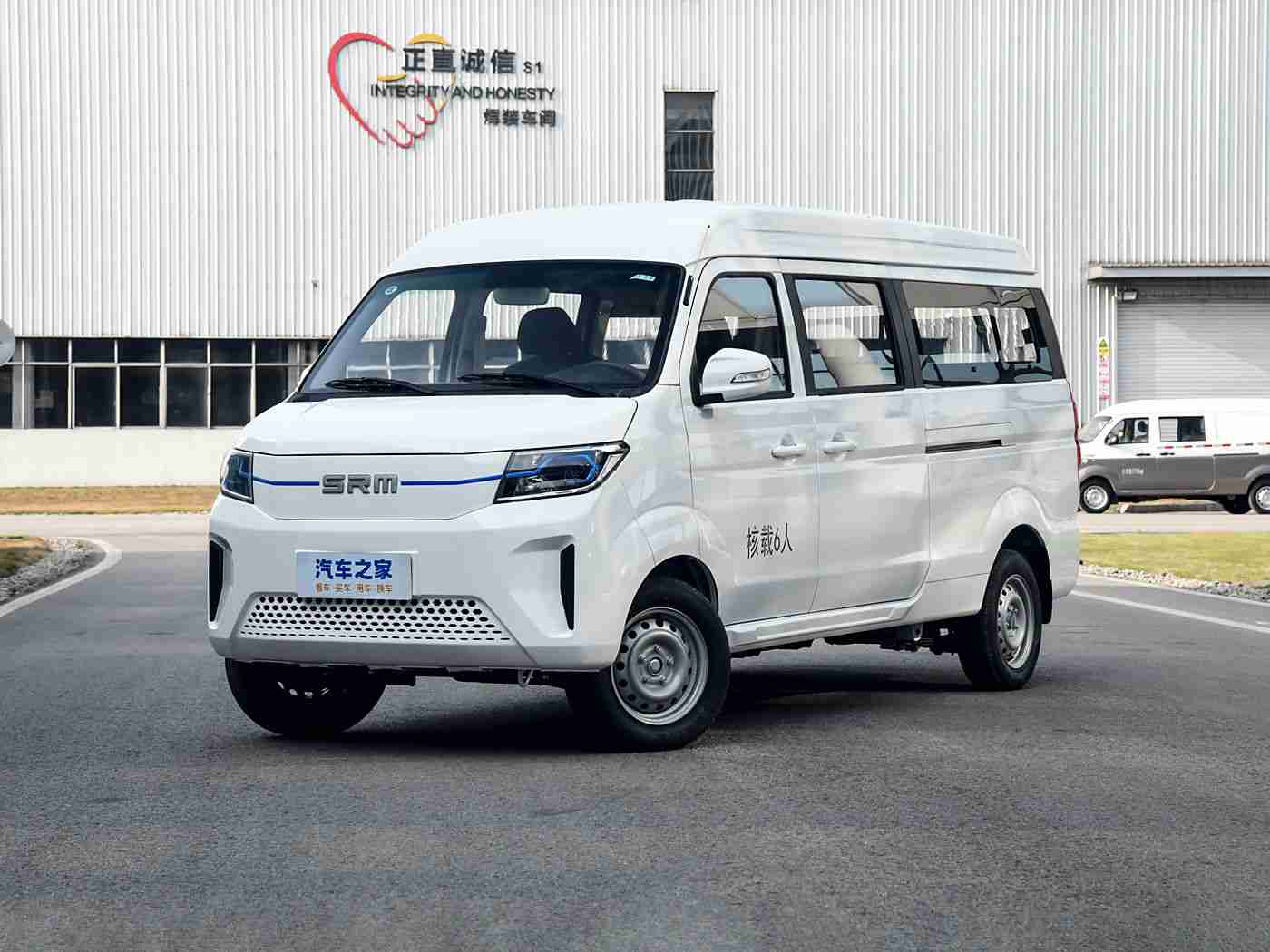 女生让男生诵自己,浪漫流线，智能驾享——倾心演绎时尚之旅-2