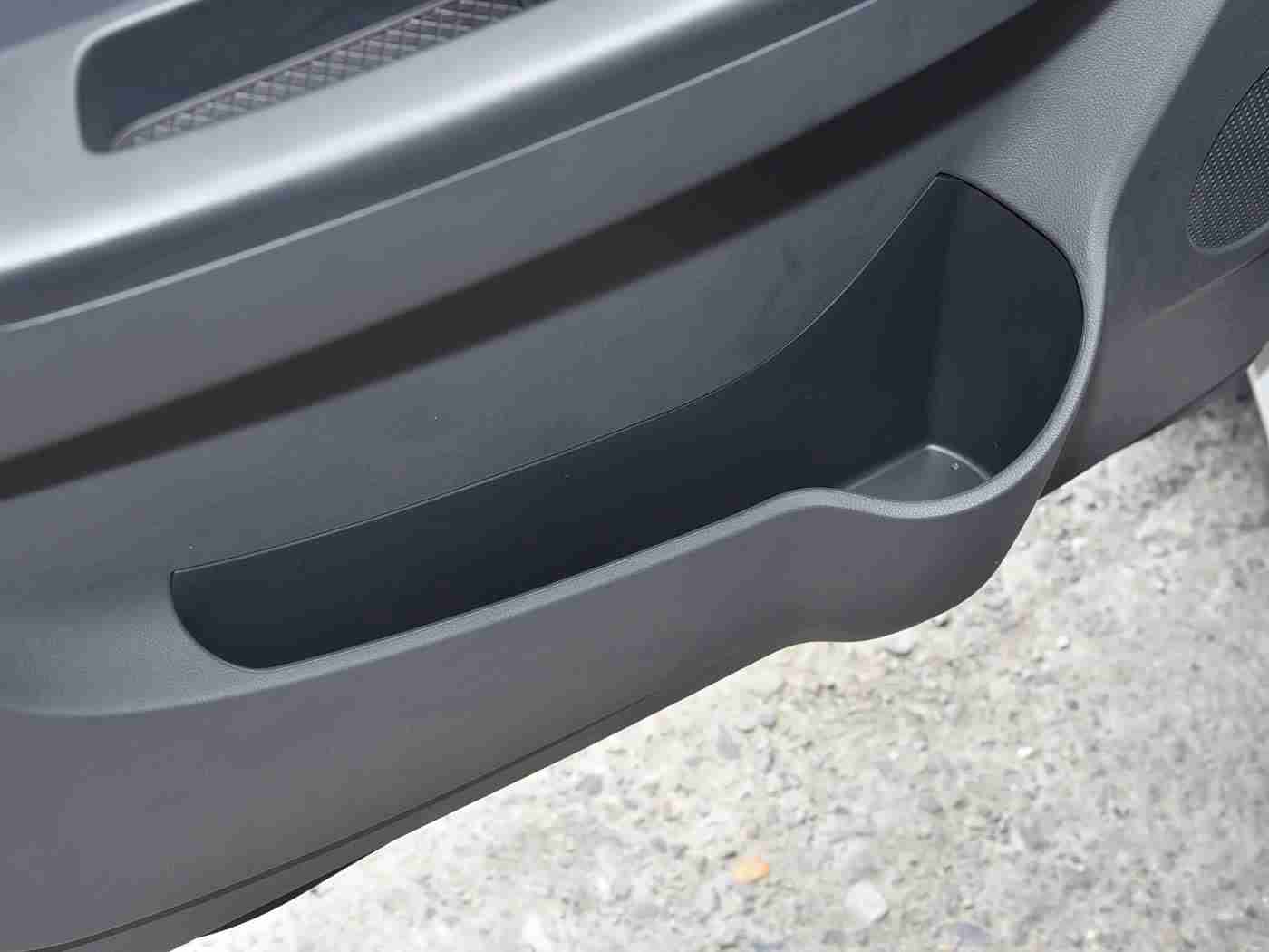 乱视频,汽车特技盛宴背后的奥秘：性能、技巧与改装的完美融合-2