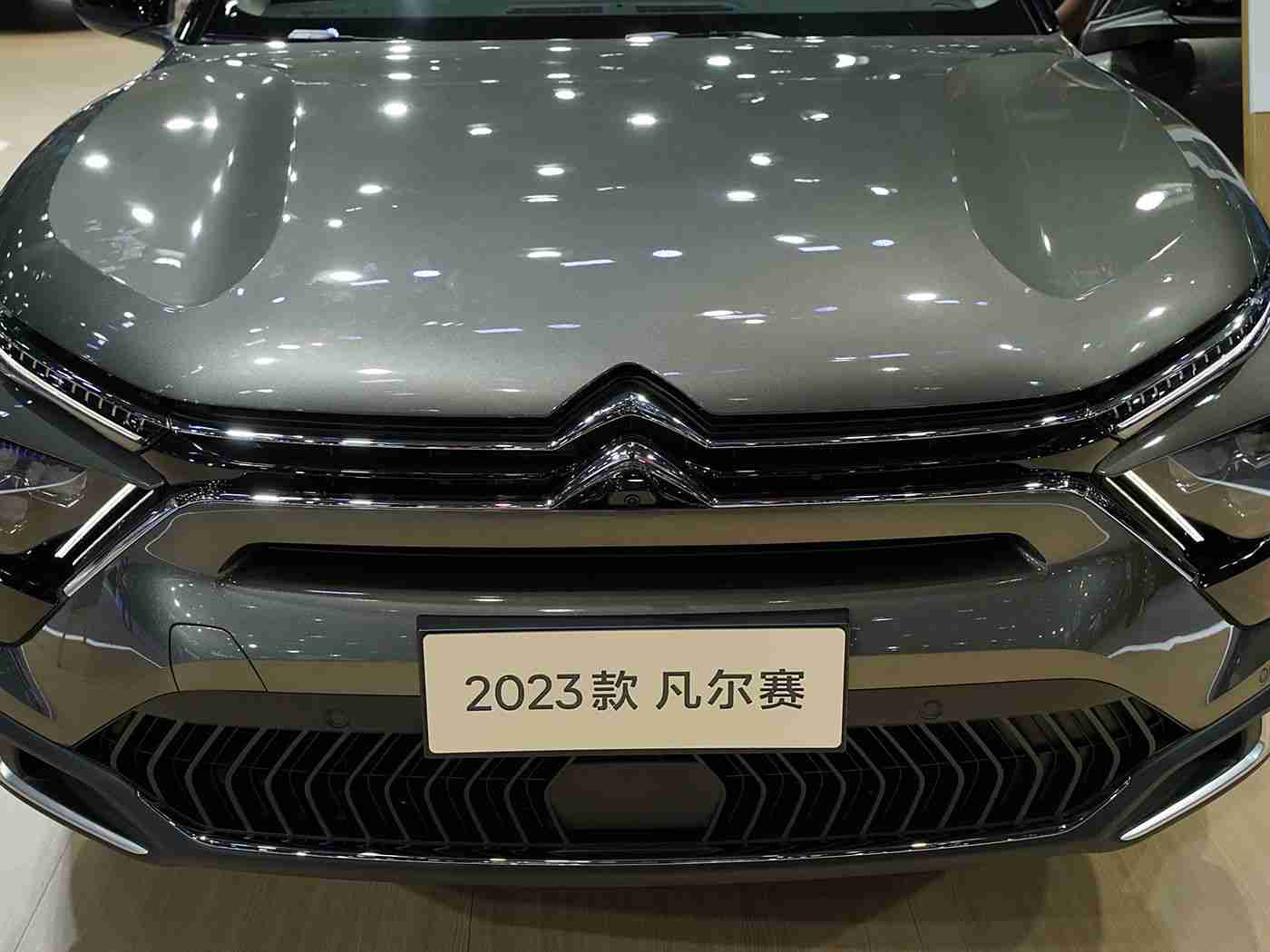 体育生自慰,“车内禁忌行为引发热议，汽车安全警示：关注细节，共创安全驾驶环境”-2