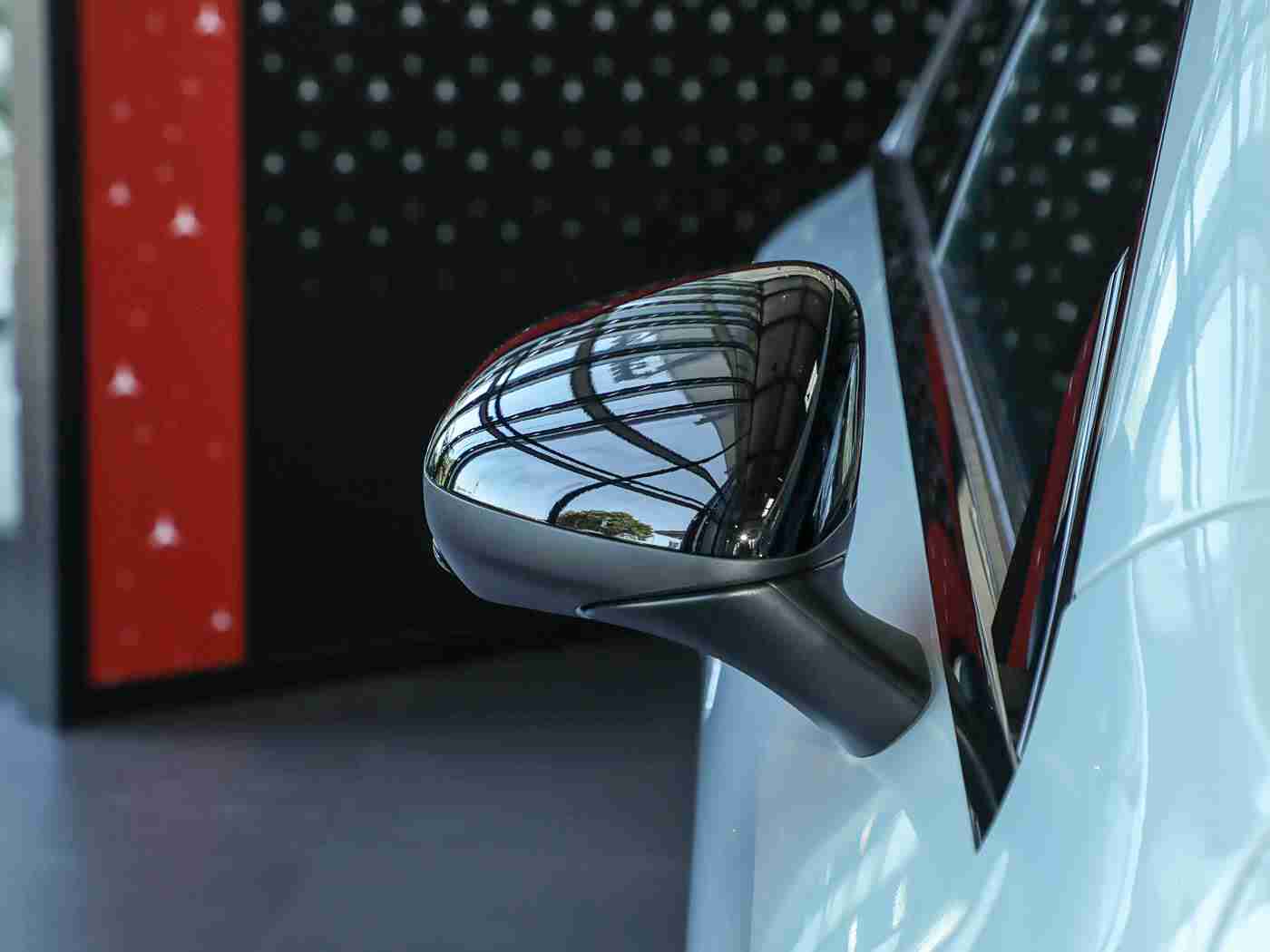 男女交配软件,智能辅助系统助力驾驶，创新科技引领未来汽车出行体验-1