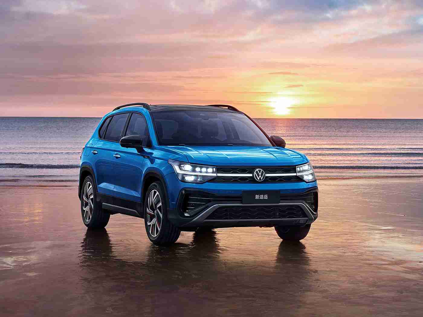 女生坤坤,“时尚动韵，科技守护：新车型受女性消费者热捧，引领汽车市场新潮流-1