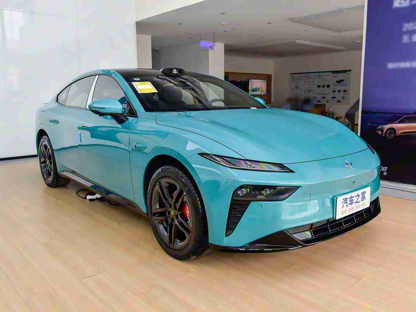 抱着老婆让别人3p,颠覆驾驶体验！3P概念车亮相，融合激情与科技，引领汽车新潮流-2