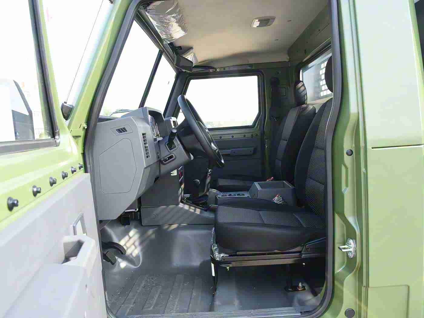 歪歪漫画平台,新能源汽车闪耀登场：智能科技引领驾驶新体验-2