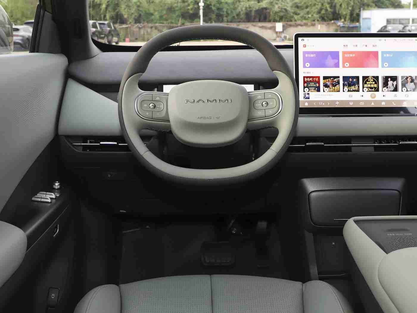 色叉叉,新能源汽车市场新宠:未来科技纯电动SUV,续航里程惊人,智能化配置领先-2