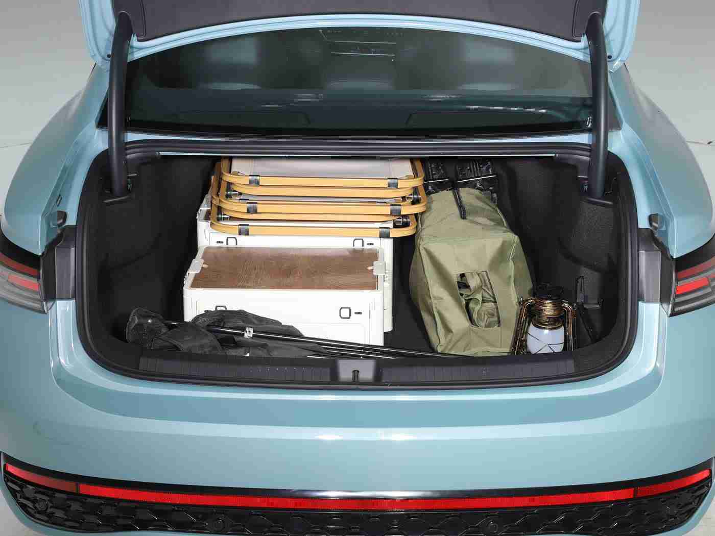 成人APP导航,科技引领新潮流，智能导航助安全驾驶，体验全新汽车时代变革-3