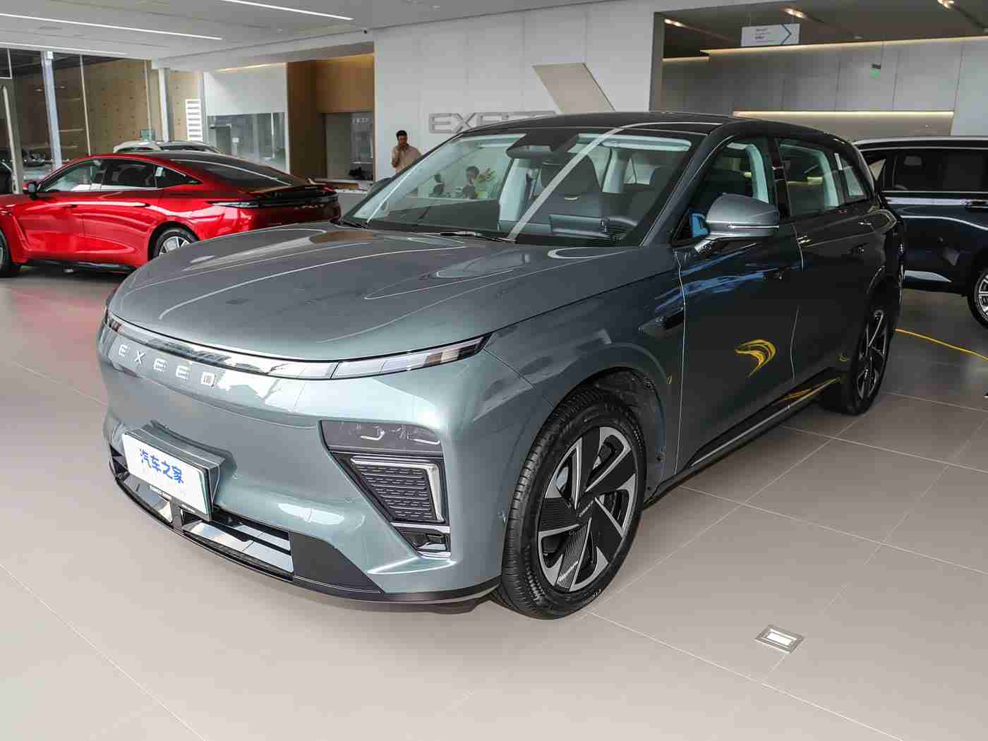 三上悠亚中出,“未来出行新宠亮相：流线车身、强劲动力，智能豪华新概念车型引关注”-5