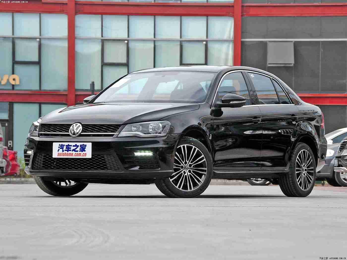 18免费视频,600公里续航新电动SUV惊艳亮相，智能互联引领未来出行潮流，创新设计吸睛无数-4