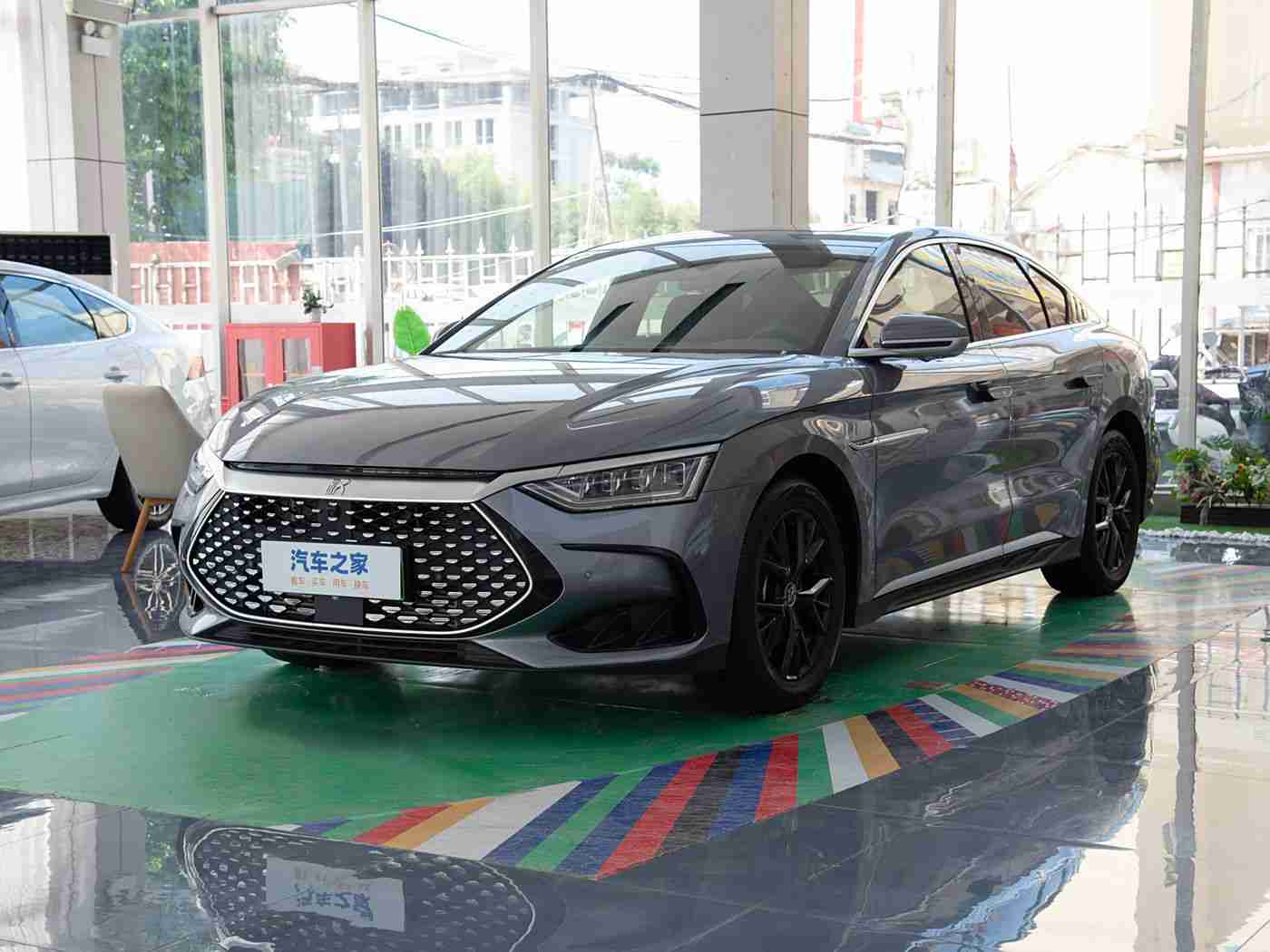 红桃38.47,“驰骋未来,豪华动力新标杆:探秘一款高性能汽车的魅力与前景”-1