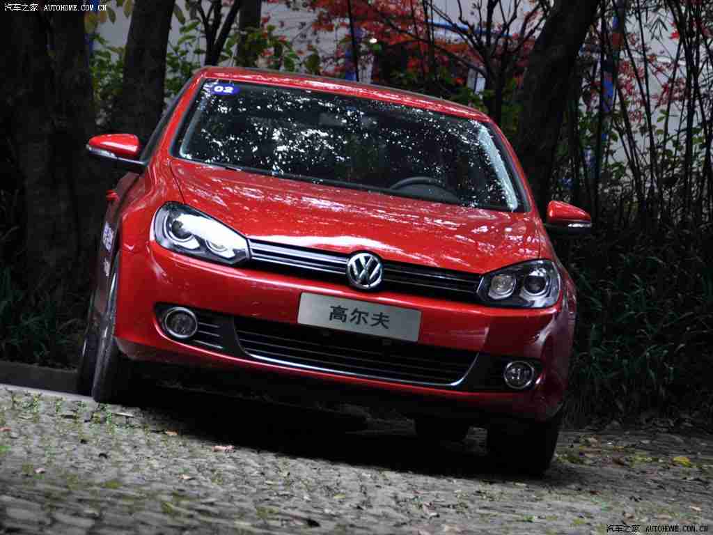 裸体美女视频软件,汽车安全新突破：神秘应用助力驾驶者安全出行-5