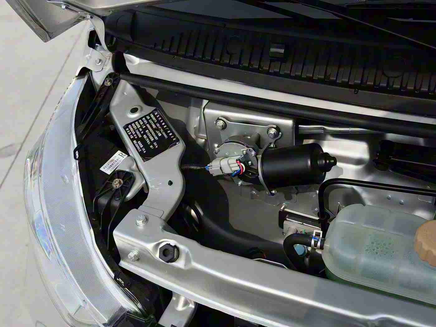 国产tv,国产新锐崛起，时尚简约性能佳，续航长，质保无忧，国产汽车新宠备受瞩目-5