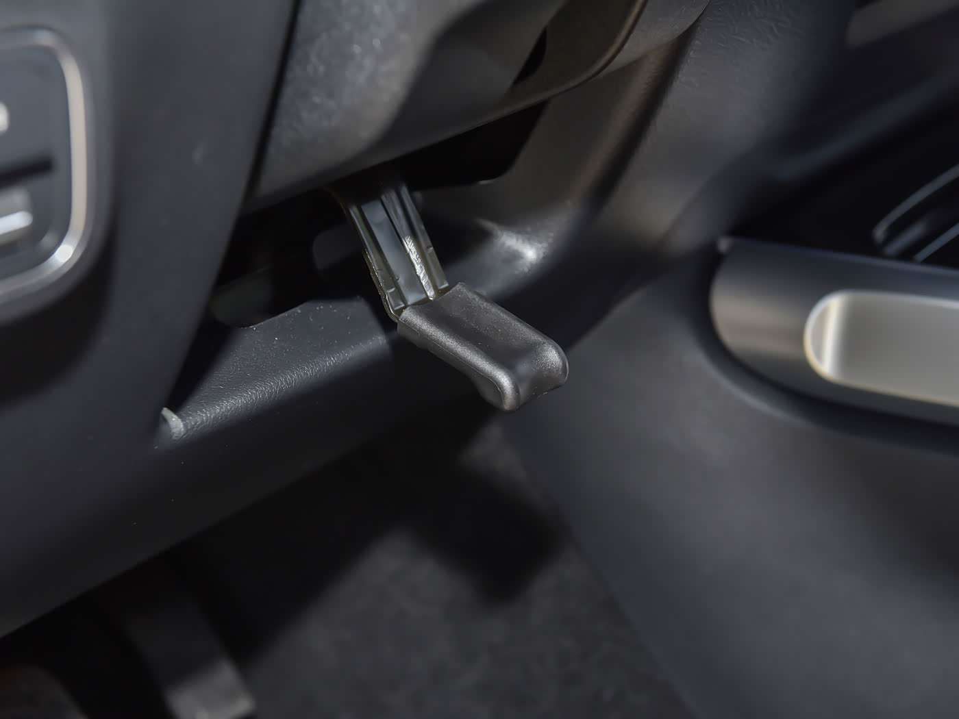 303免费oppo版破解大全在线观看,Oppo汽车智能系统破解教程走红，揭秘Oppo汽车科技实力与未来展望-2