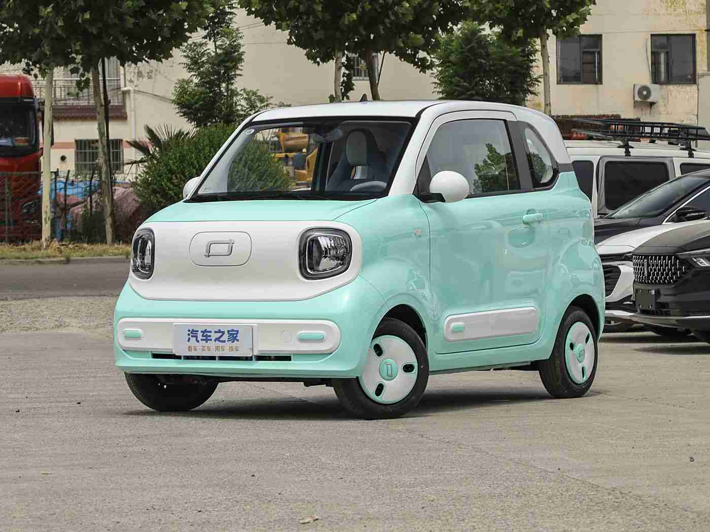 下载黄软件,智能汽车安全引担忧：警惕黄软件潜藏隐患，共筑行车安全防线-4