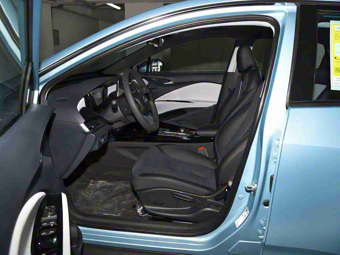 亚非秘 一区二区三区四区,新能源汽车潮涌,SUV与轿车共舞,MPV市场渐升温,四大区域汽车盛宴启幕-1