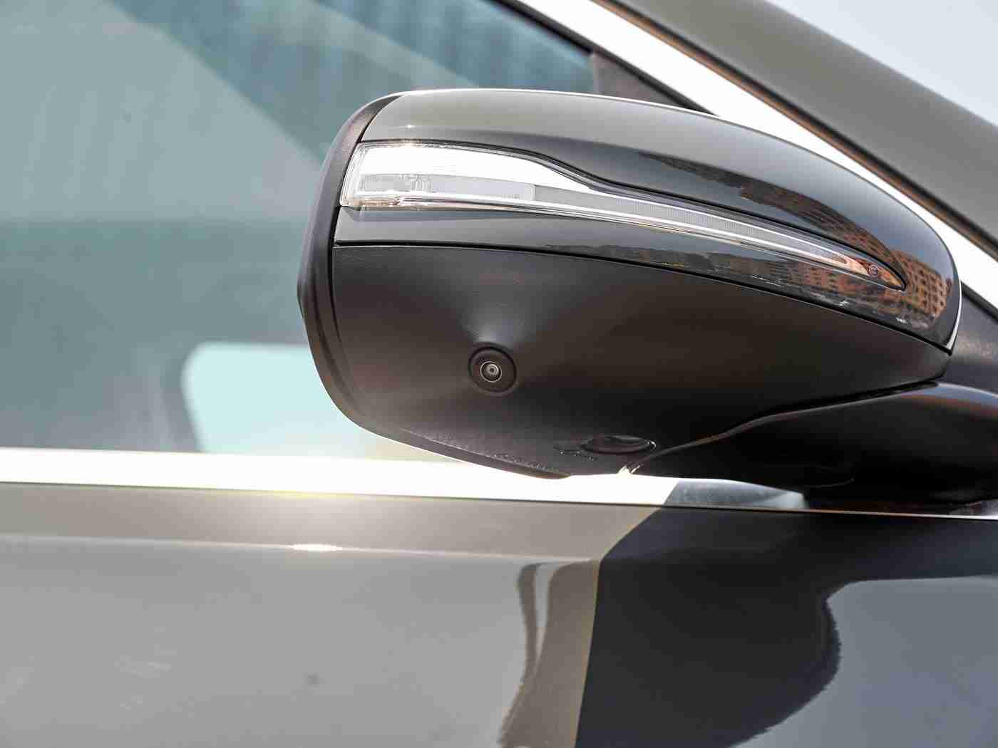 绿巨人藏宝阁黑科技玩法,绿巨人引领科技潮流，智能黑科技汽车惊艳亮相，环保动力续航惊人-2