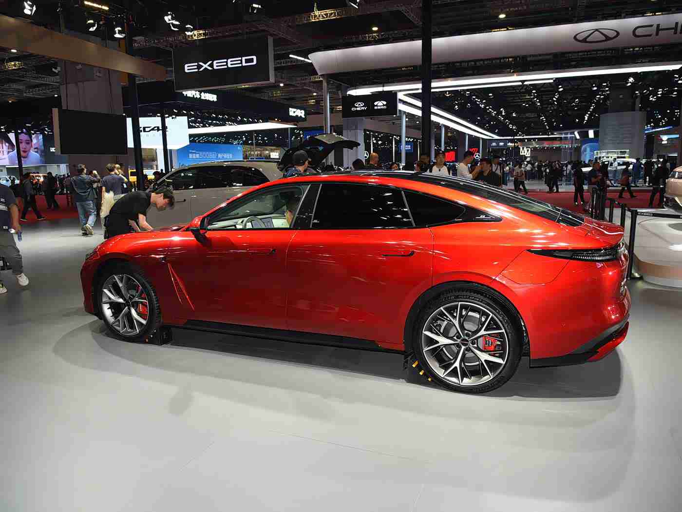 黄色软件免费下载安装,“智能驾驶新潮流:免费软件“一键”提升驾驶乐趣,车主福音来袭!”-2