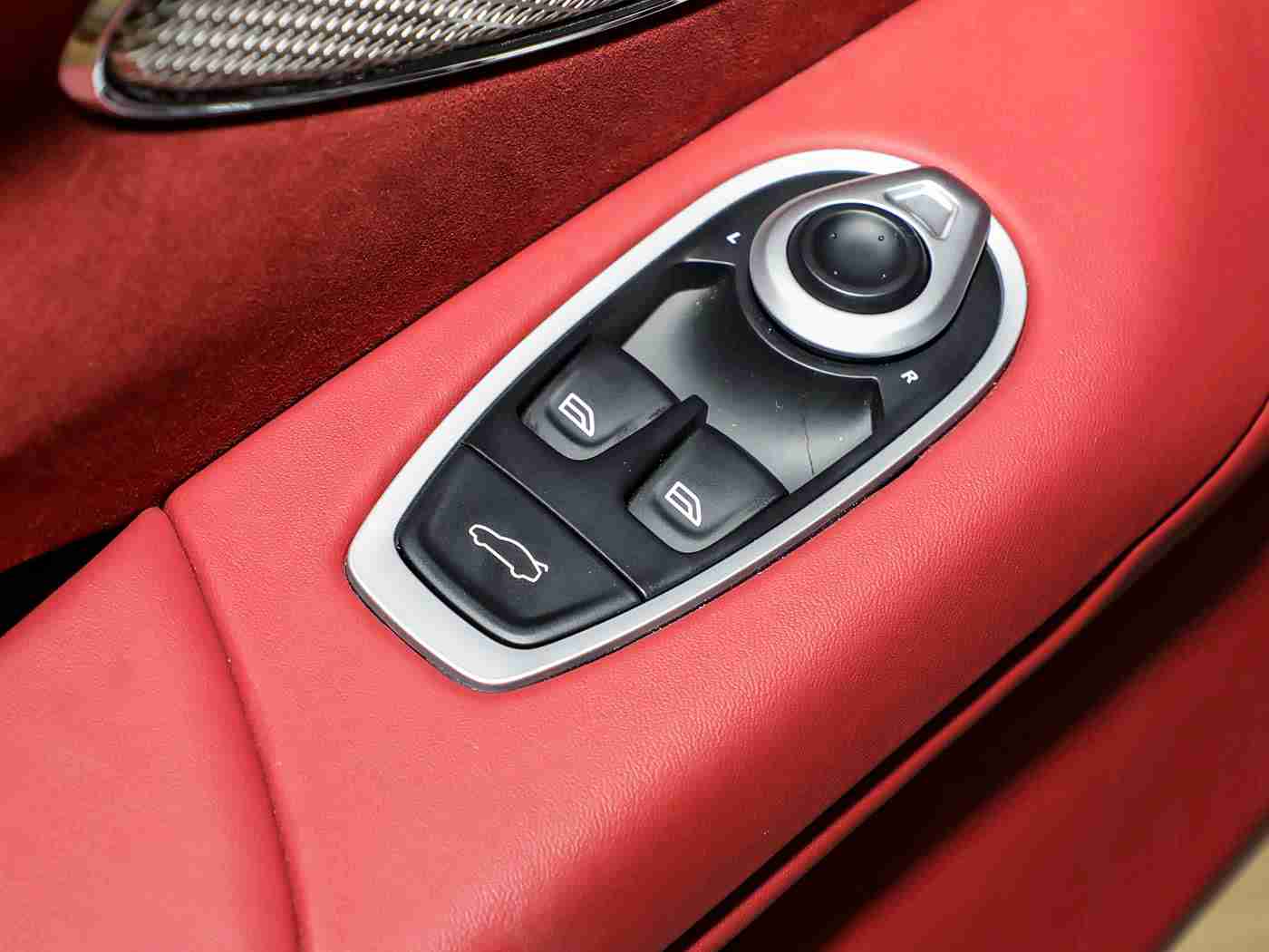 东京热搜app下载安装,全面升级，便捷生活！探索东京热搜app，汽车资讯一手掌握-2