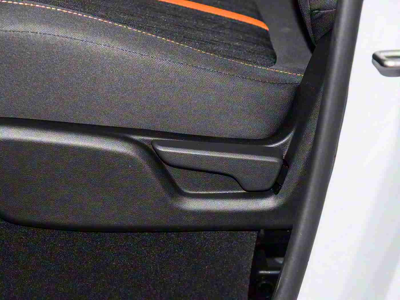 黄色网战下载,智驾新时代,应用汇聚新天地,汽车生活焕新颜-2