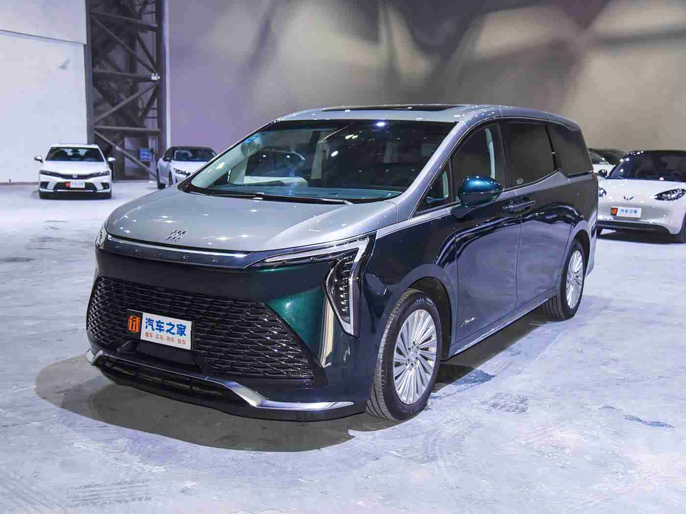 色中色综合,汽车革新：外观个性化、内饰豪华化、性能高效化，智能配置引领未来出行新风尚-1