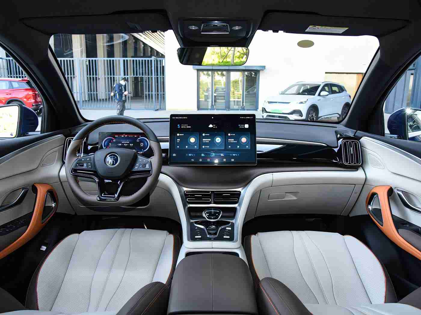 小處女末发育嫩苞电影,科技驱动，梦想驰骋——汽车新纪元映像-2