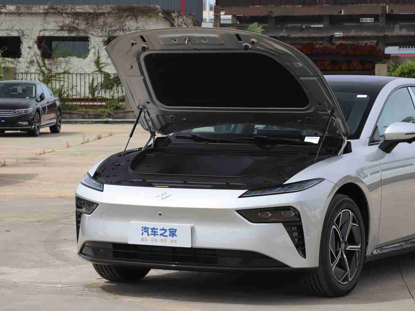 亚洲狼人综合网,新能源汽车领航潮流，时尚性能引领市场新风尚-1