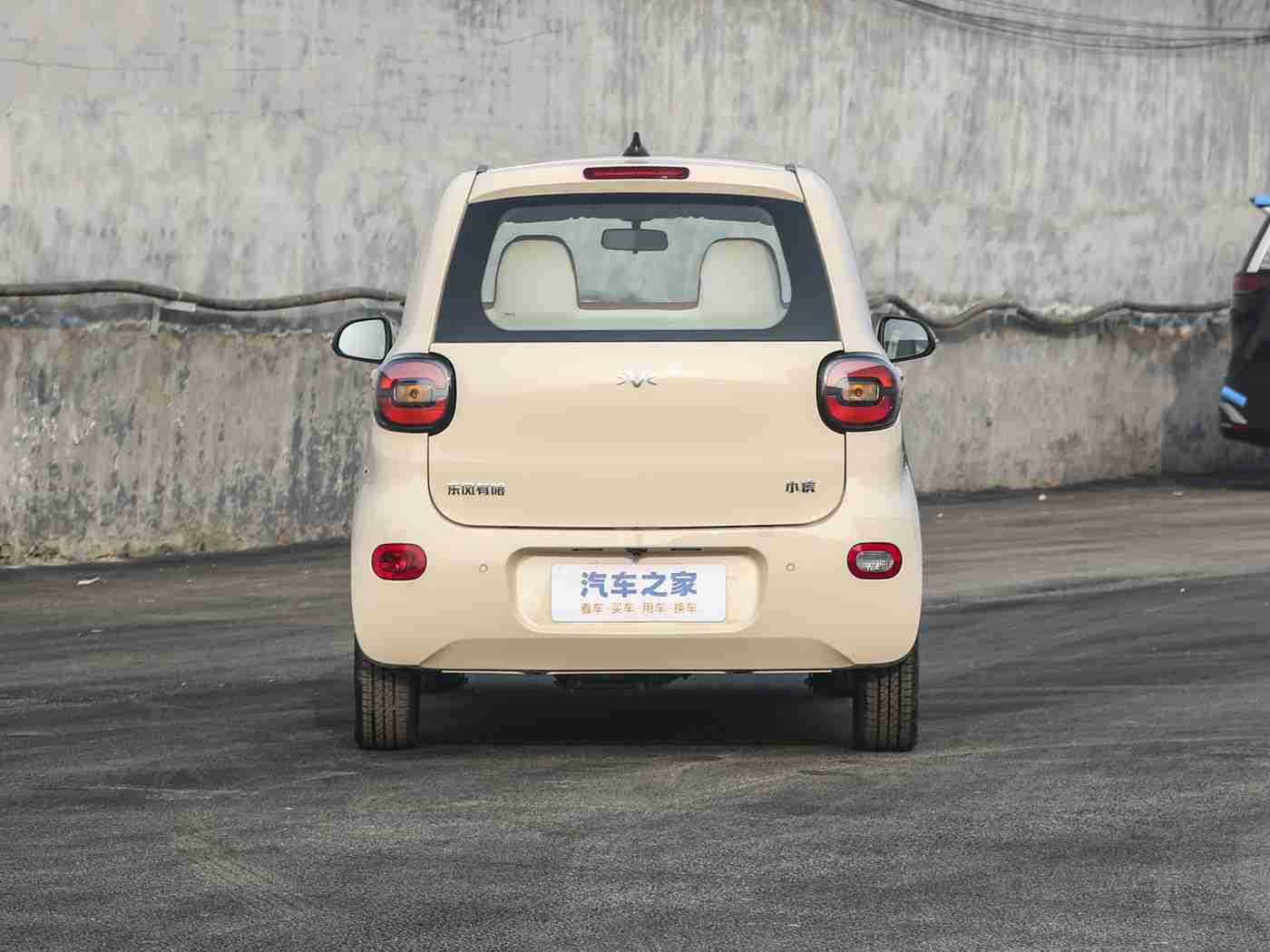 男生机机捅女生机机,“校园停车悲剧：男女生机机碰撞引发安全警钟，交通安全知识再引热议”-2