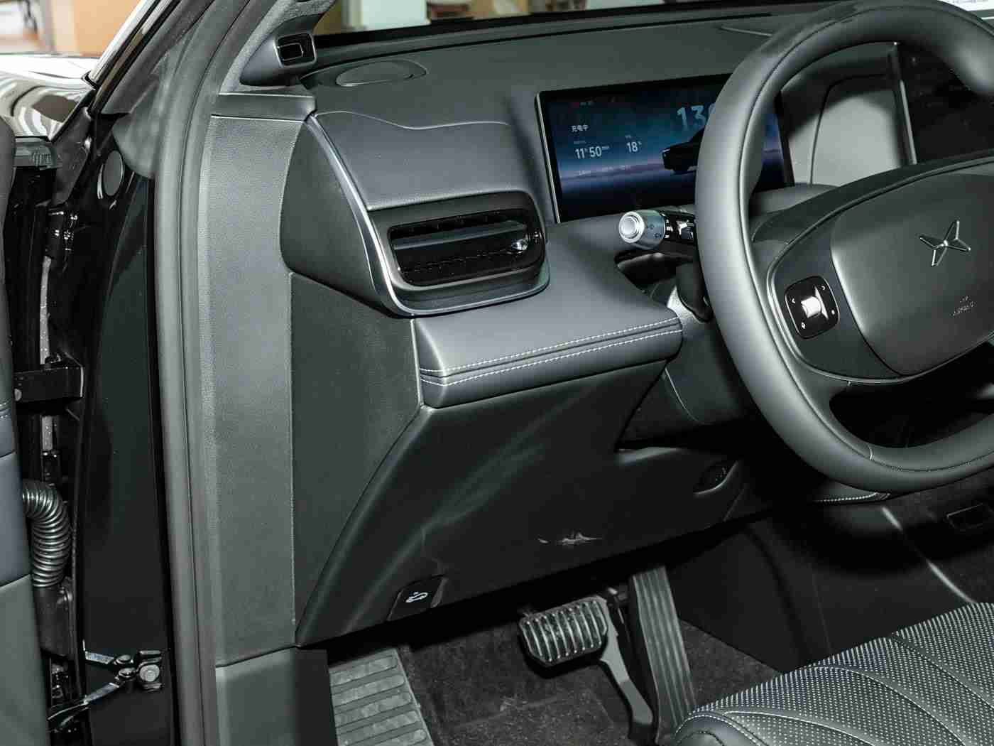 黄三色三色组成图片,闪耀黄三色,时尚新潮流:独特设计引领汽车界视觉盛宴-2