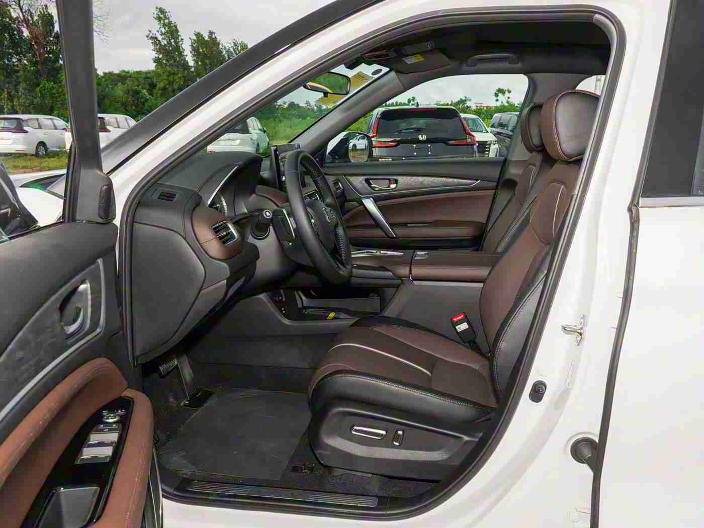 晚上憋着尿床连体衣睡觉知乎,“夜行无忧，智能环保——创新汽车引领夜间出行新潮流”-2