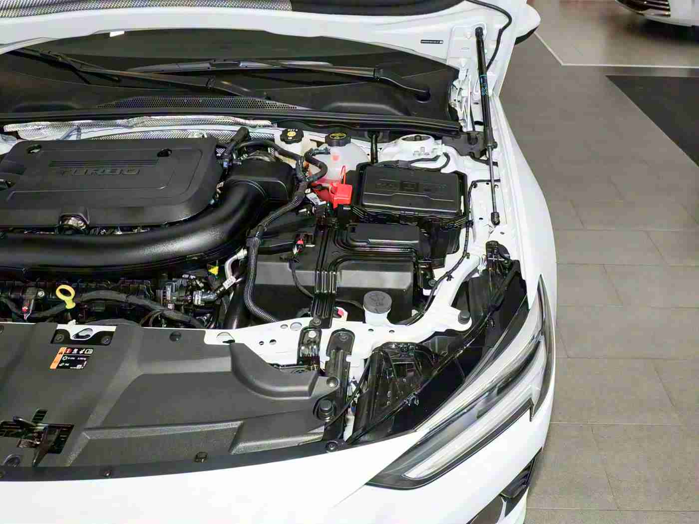 神秘网站,新能源汽车领航者：神秘网站曝光全新智能车型，开启未来出行新篇章-5