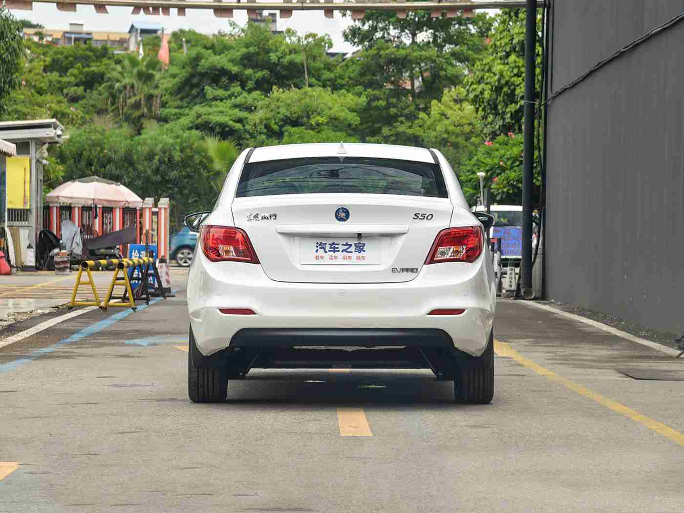 国产成人电影AV,国产汽车技术飞跃，创新设计引领未来驾驶潮流-1