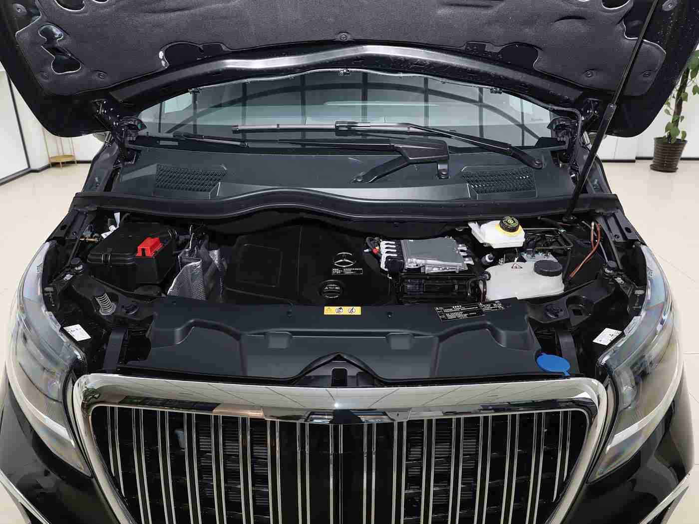 三上悠亚中出,“未来出行新宠亮相：流线车身、强劲动力，智能豪华新概念车型引关注”-4