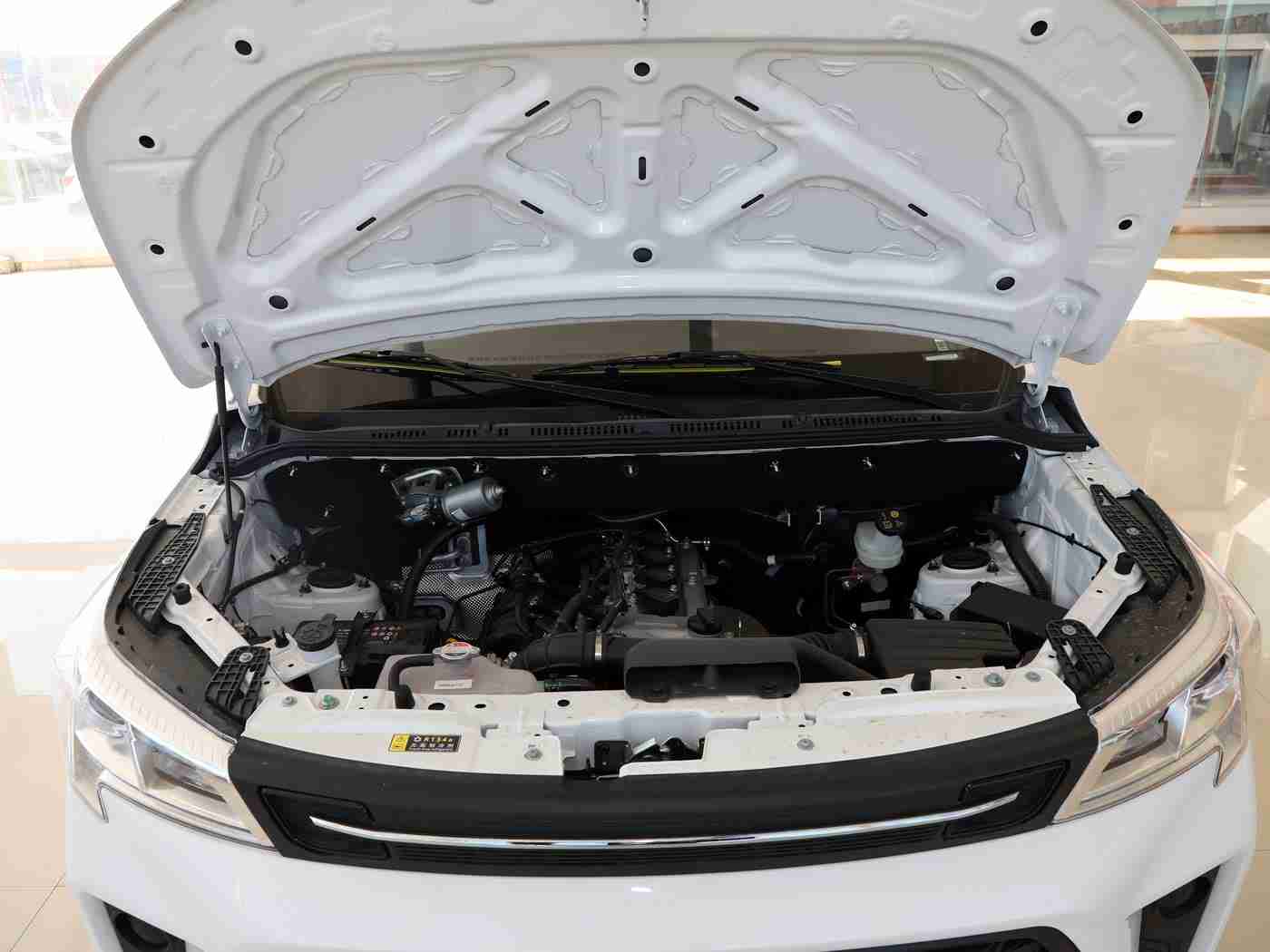 男生的香蕉插进女生的桃子,独具匠心设计,性能卓越SUV横扫市场,未来可期-3