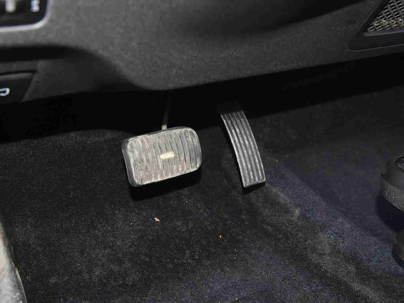 ,特斯拉Model Y续航610公里，智能驾驶领风骚，造型独特性价比高，新能源汽车市场新宠儿-3